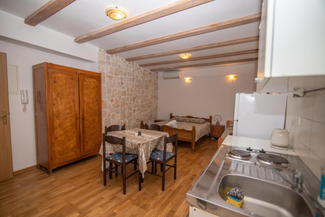 Apartments Loriana Šibenik Exterior foto